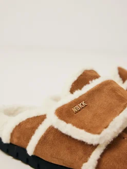 DAMES Nubikk Teddy Fur Cognac Slippers Voor Dames